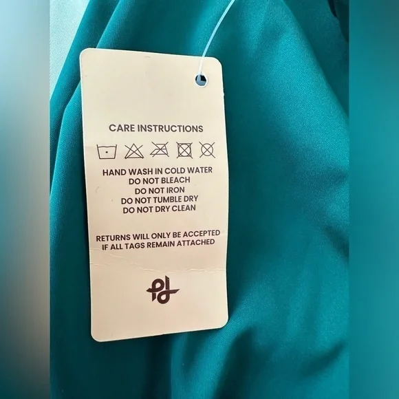 Elegant Green Midi Dress - Picture 10 of 15